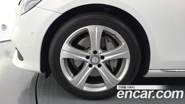 Mercedes-Benz E-Class (W213) E220d Avantgarde 2017 — фото 5