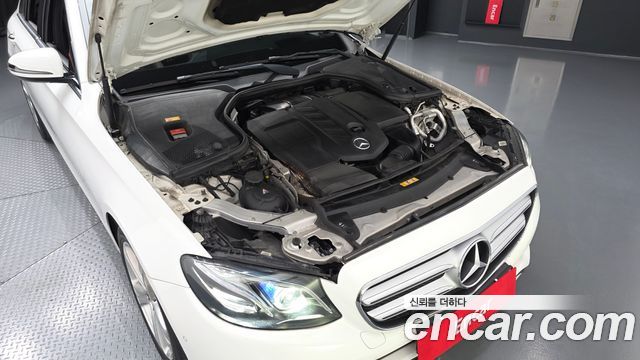 Mercedes-Benz E-Class (W213) E220d Avantgarde 2017 — фото 6