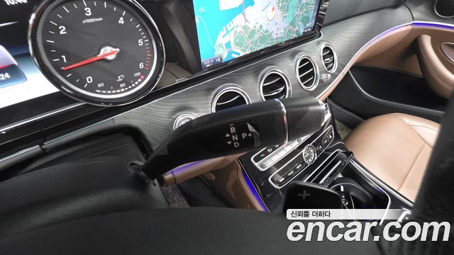 Mercedes-Benz E-Class (W213) E220d Avantgarde 2017 — фото 9