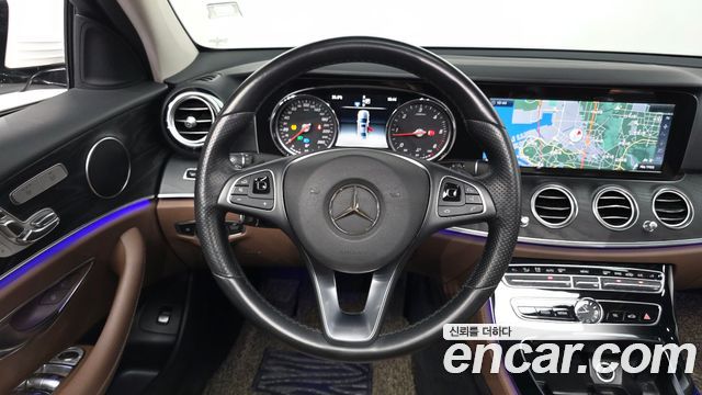 Mercedes-Benz E-Class (W213) E220d Avantgarde 2017 — фото 13