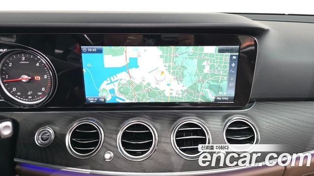 Mercedes-Benz E-Class (W213) E220d Avantgarde 2017 — фото 14