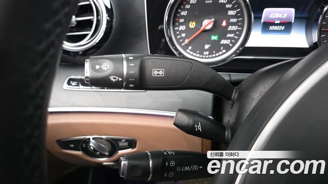 Mercedes-Benz E-Class (W213) E220d Avantgarde 2017 — фото 17