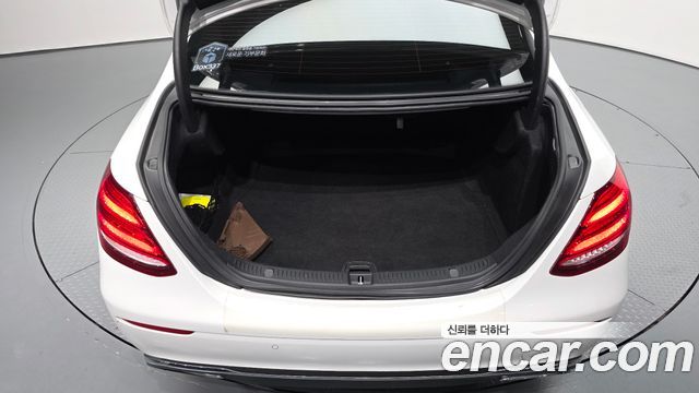 Mercedes-Benz E-Class (W213) E220d Avantgarde 2017 — фото 20