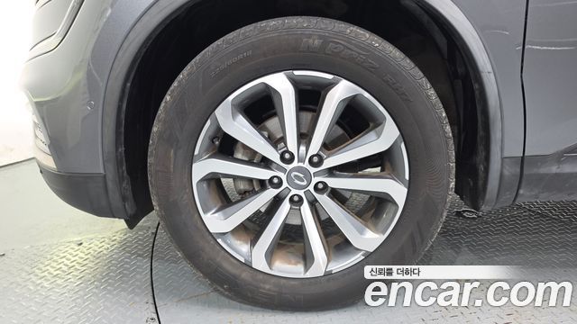 Renault Korea QM6 2.0 LPe LE Signature 2WD 2022 — фото 5
