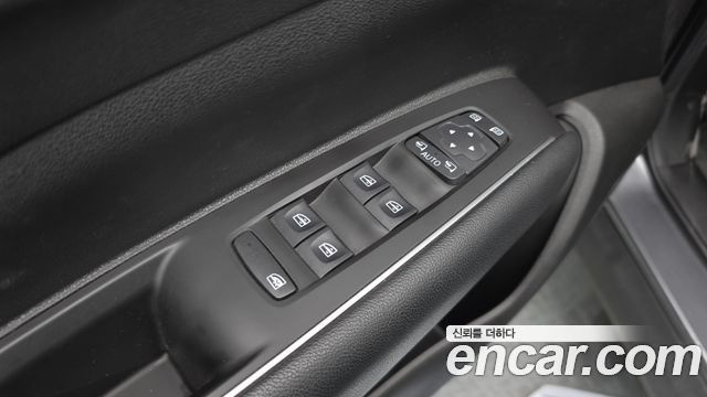 Renault Korea QM6 2.0 LPe LE Signature 2WD 2022 — фото 28