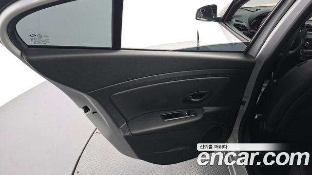 Renault Korea SM3 Neo SE 2018 — фото 25