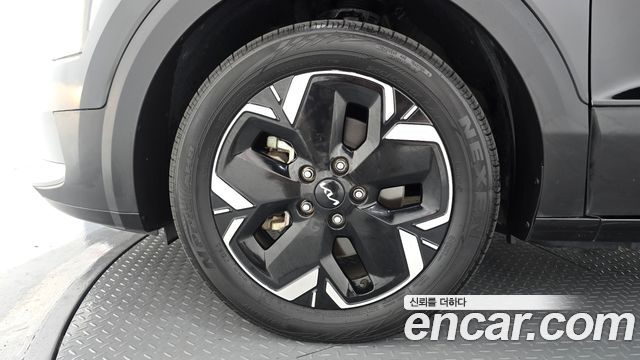 Kia Niro EV Air 2023 — фото 5