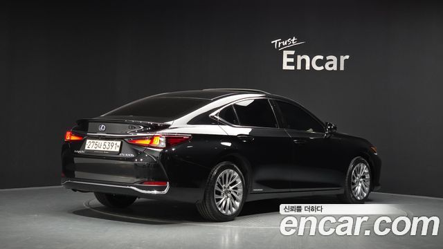 Lexus ES300h (VII) Executive 2022 — фото 2