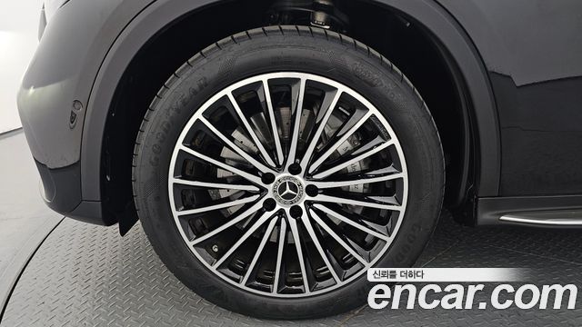 Mercedes-Benz GLC-Class (X254) GLC300 4MATIC AMG Line 2024 — фото 5