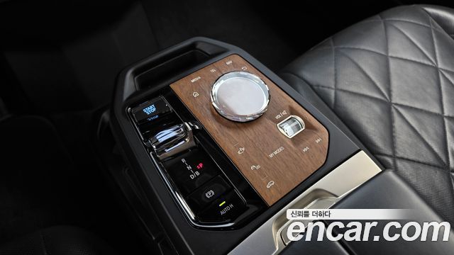 BMW iX xDrive50 Sports Plus 2022 — фото 9