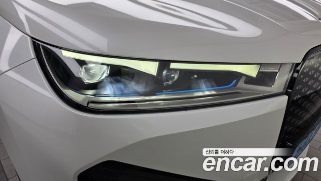 BMW iX xDrive50 Sports Plus 2022 — фото 22