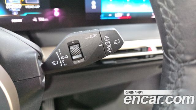 BMW iX xDrive50 Sports Plus 2022 — фото 28