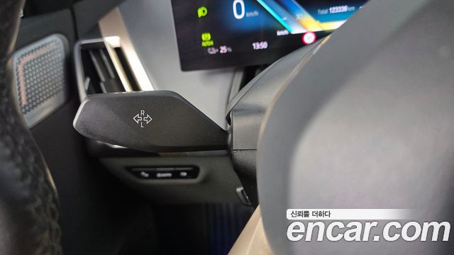 BMW iX xDrive50 Sports Plus 2022 — фото 30