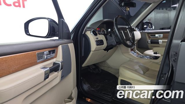 Land Rover Discovery 4 3.0 SDV6 SE 2016 — фото 10