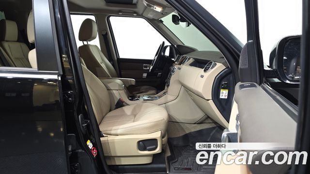 Land Rover Discovery 4 3.0 SDV6 SE 2016 — фото 11