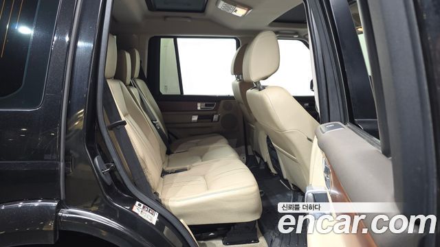Land Rover Discovery 4 3.0 SDV6 SE 2016 — фото 12