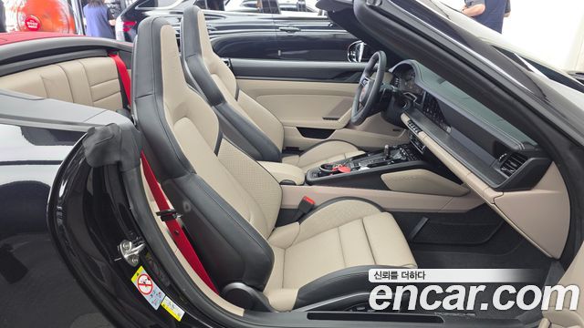 Porsche 911 (992) Carrera GTS Cabriolet 2025 — фото 15