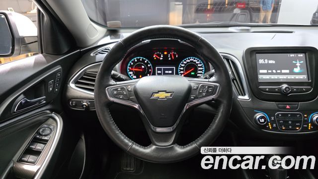 Chevrolet Malibu 1.5 Turbo LT Deluxe 2018 — фото 12