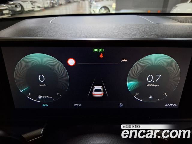 Hyundai Grandeur (GN7) 2,5 Gasoline 2WD Premium 2023 — фото 8