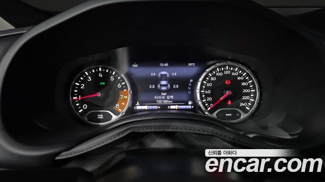 Jeep Renegade 2.4 Limited 2020 — фото 8
