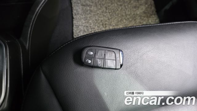 Jeep Renegade 2.4 Limited 2020 — фото 16