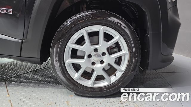 Jeep Renegade 2.4 Limited 2020 — фото 21