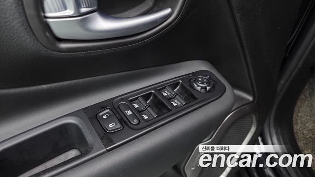 Jeep Renegade 2.4 Limited 2020 — фото 28