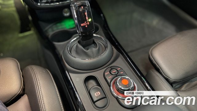 MINI Cooper D Clubman High 2nd 2020 — фото 9