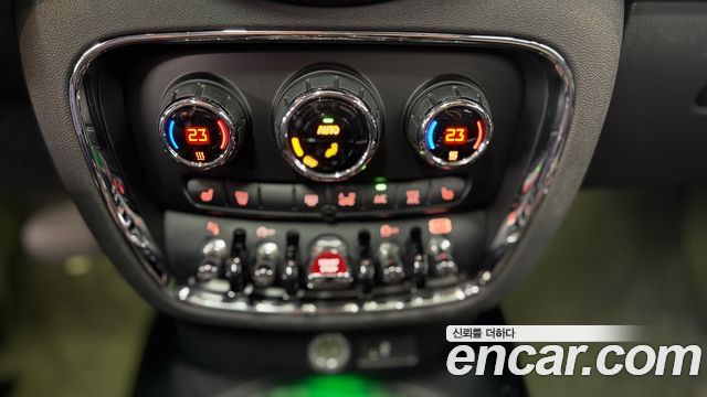 MINI Cooper D Clubman High 2nd 2020 — фото 18