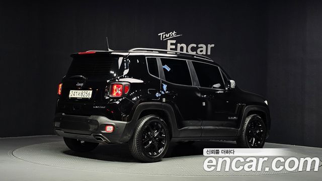 Jeep Renegade 1.3 Limited 2022 — фото 2