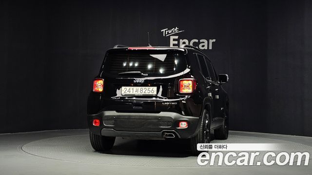 Jeep Renegade 1.3 Limited 2022 — фото 4
