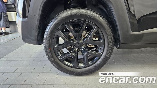 Jeep Renegade 1.3 Limited 2022 — фото 5