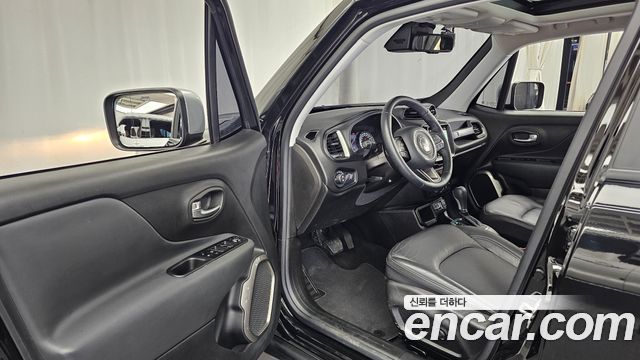 Jeep Renegade 1.3 Limited 2022 — фото 10
