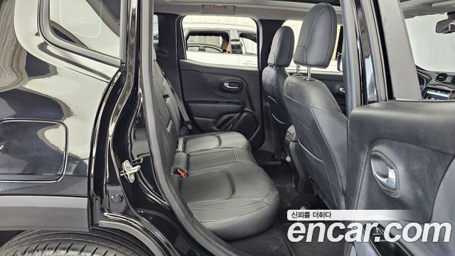 Jeep Renegade 1.3 Limited 2022 — фото 12