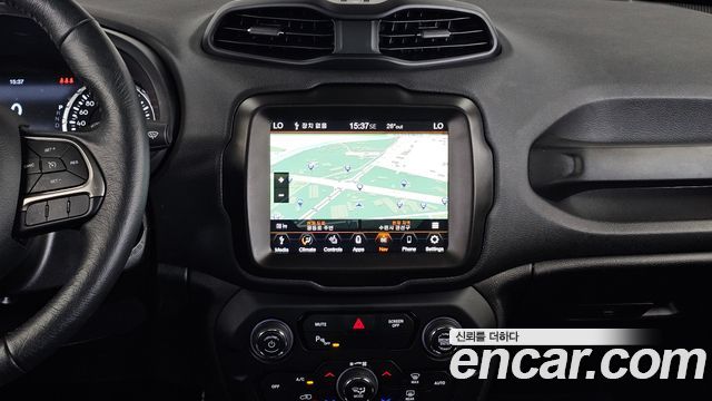 Jeep Renegade 1.3 Limited 2022 — фото 14