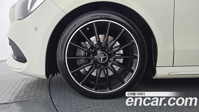Mercedes-Benz CLA-Class (C117) CLA220 AMG Line 2018 — фото 5