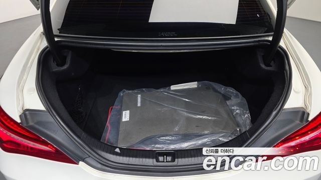 Mercedes-Benz CLA-Class (C117) CLA220 AMG Line 2018 — фото 18