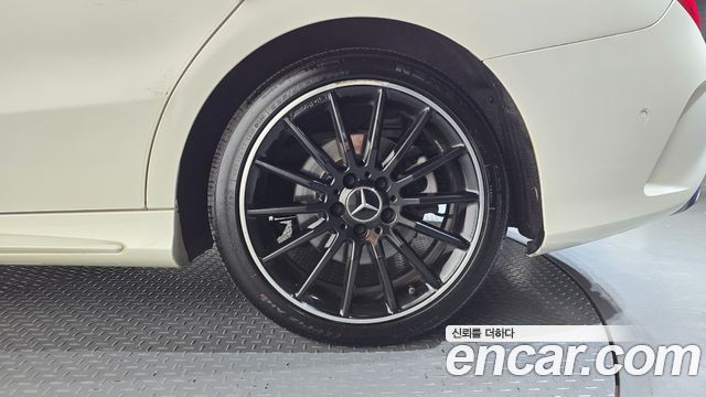 Mercedes-Benz CLA-Class (C117) CLA220 AMG Line 2018 — фото 21