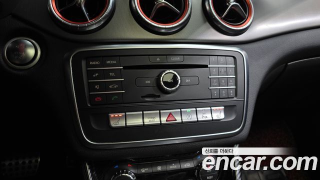 Mercedes-Benz CLA-Class (C117) CLA220 AMG Line 2018 — фото 33