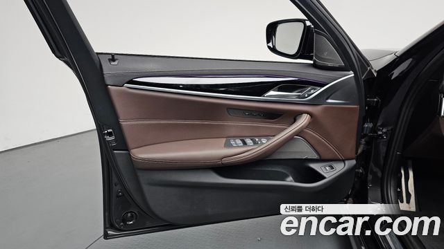 BMW 5 Series (G30) 530i M Sport Package 2023 — фото 30