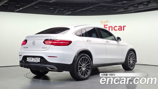 Mercedes-Benz GLC-Class (X253) GLC300 4MATIC AMG Line Coupe 2019 — фото 2