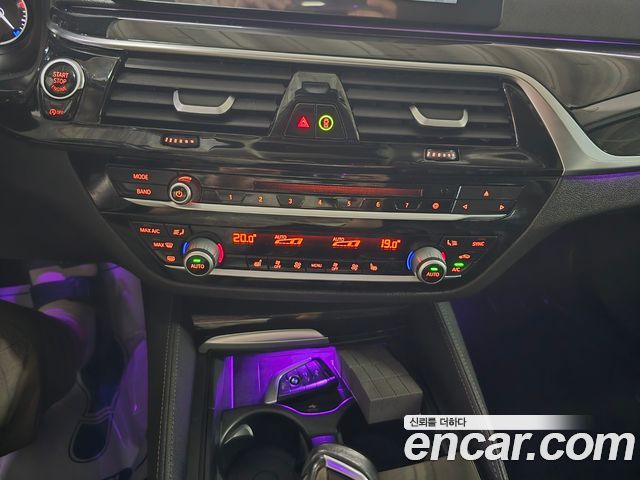 BMW 5 Series (G30) 520d Luxury Special Edition 2018 — фото 15