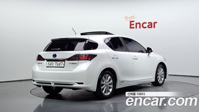 Lexus CT200h 1.8 Compact Trendy ZWA10 2012 — фото 2
