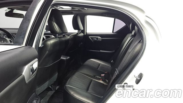Lexus CT200h 1.8 Compact Trendy ZWA10 2012 — фото 12