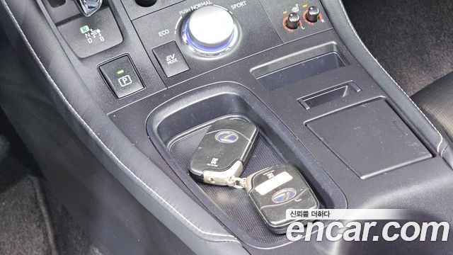 Lexus CT200h 1.8 Compact Trendy ZWA10 2012 — фото 18