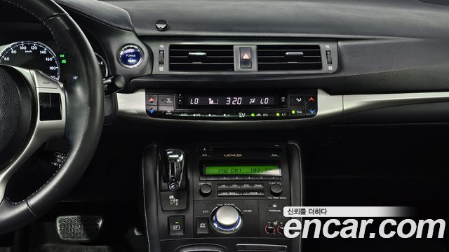 Lexus CT200h 1.8 Compact Trendy ZWA10 2012 — фото 19