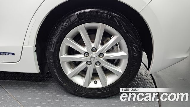 Lexus CT200h 1.8 Compact Trendy ZWA10 2012 — фото 21