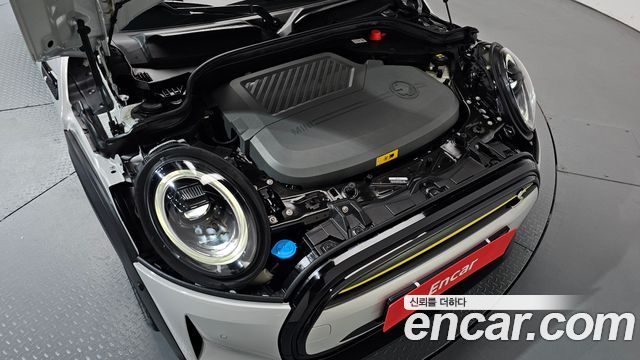 MINI Cooper Electric SE Electric 3rd 2022 — фото 6