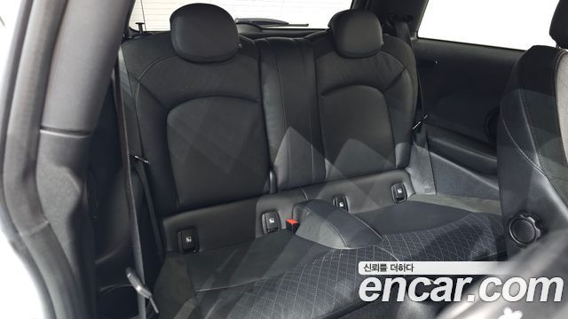 MINI Cooper Electric SE Electric 3rd 2022 — фото 11