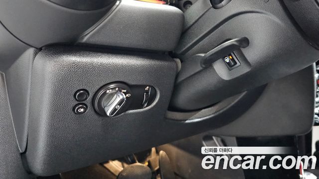 MINI Cooper Electric SE Electric 3rd 2022 — фото 16